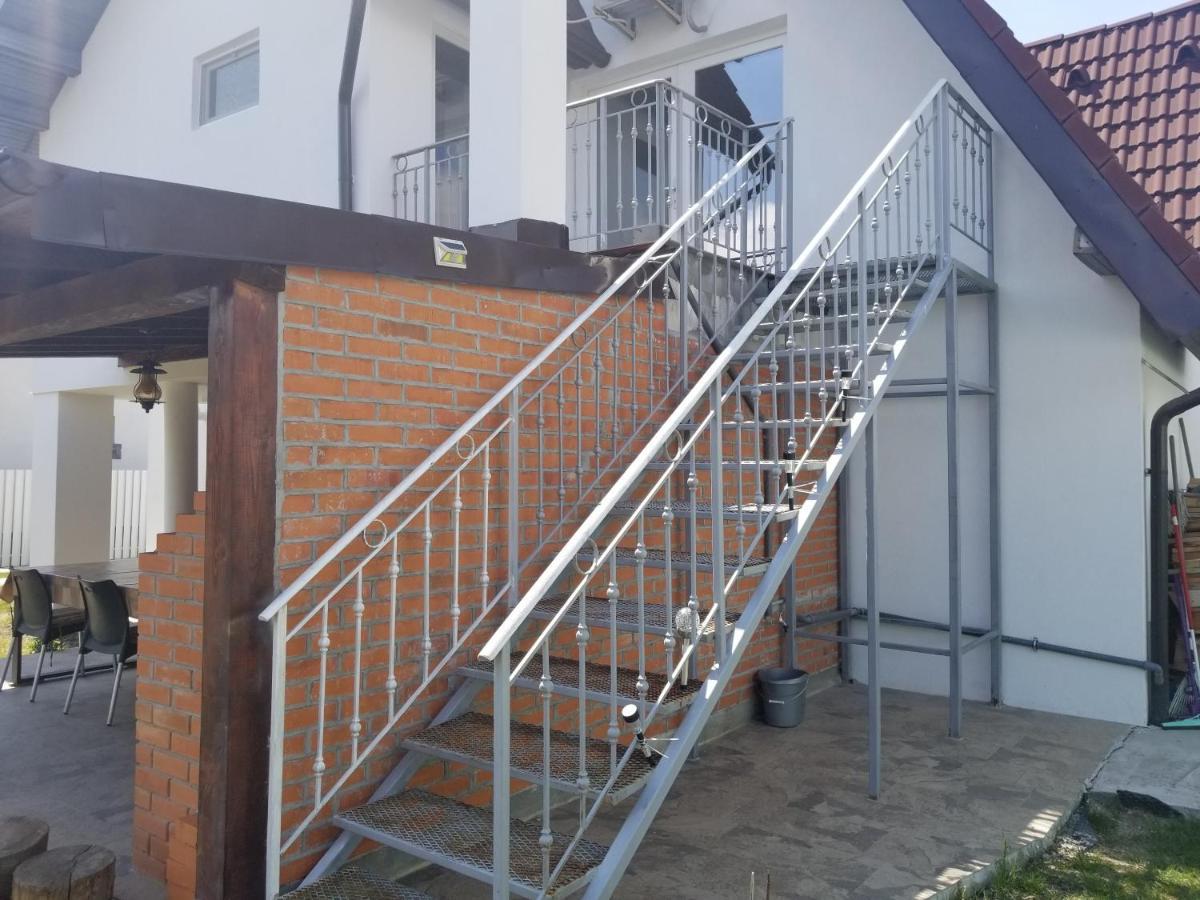 Autentic Adorabil Apartment Albestii Paminteni Exterior photo